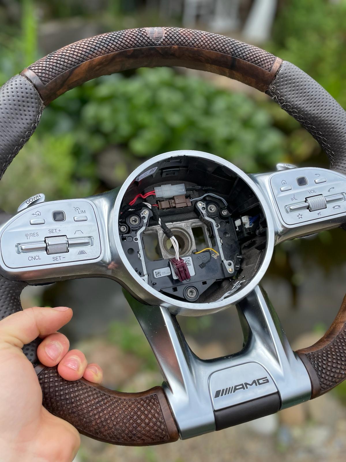 Drewniane okładziny samochodowe – Maszkaron